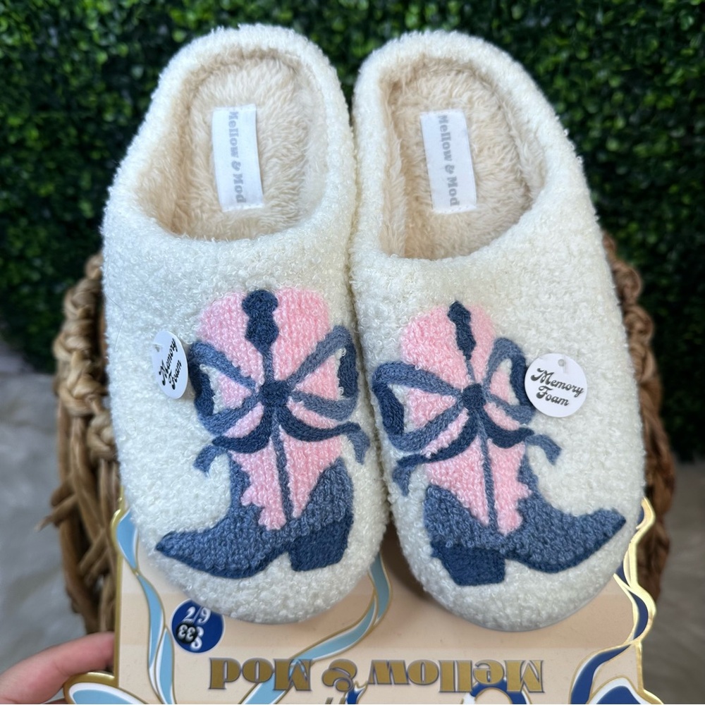 Fleece‎ cowgirl boots with bow Slippers nwt